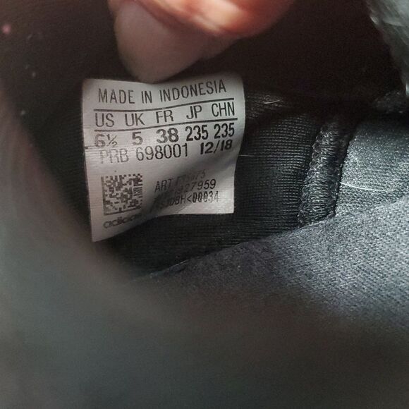 Adidas Lifestyle Cloudfoam Black/White Running Shoe women, Size 6.5 - Picture 7 of 8